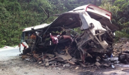 Hiện trường vụ tai nạn nổ xe khách ở Lào, 8 người Việt tử vong