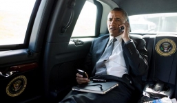 Lý do gì Tổng thống Obama không được sử dụng iPhone?