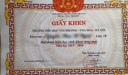 Danh hiệu 'khen từng mặt' trên giấy khen lớp 1 gây sự khó hiểu