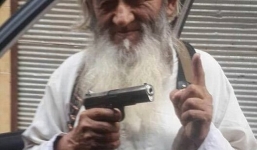 Lộ diện tay súng 81 tuổi người Trung Quốc của IS