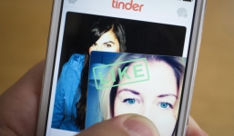 Các app hẹn hò làm tăng số lượng người nhiễm HIV?