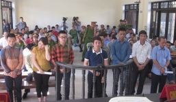 Video: Con gái Minh 'sâm' khóc nức nở tại tòa, xin giảm án cho cha