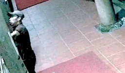 Đạo chích đột nhập ngôi đền cổ phá hòm công đức, trộm 300 triệu đồng