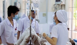 Tưới xăng đốt vợ cũ: Người chồng đã tử vong