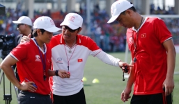 Hồng Sơn 'công chúa' miệt mài săn cầu thủ nhí