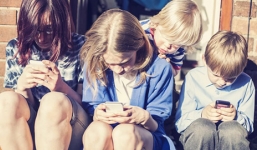 Những tác hại có thể xảy ra cho cơ thể khi sử dụng Smartphone