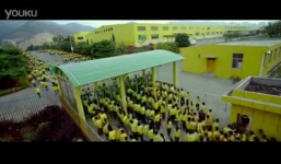 Số lượng lớn nhân công làm việc trong những nhà máy Trung Quốc