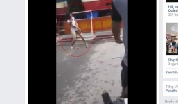 Clip: Một phụ nữ 'quẩy' như sâu đo trong hành lang chắn tàu nghi do ngáo đá