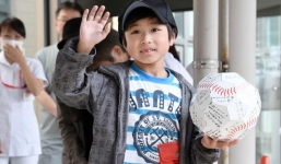 Bé trai Nhật Bản kể lại những ngày bị cha mẹ bỏ lại giữa rừng