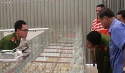 Tiệm vàng mất trắng hàng tỷ đồng giữa ban ngày