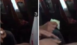 Video: Người đàn ông cầm kim tiêm dính máu, trấn tiền trên xe khách