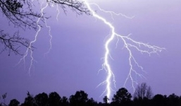  Sét đánh một người tử vong, 3 bị thương