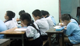 Trường học bất ngờ trả lại tiền học thêm cho phụ huynh