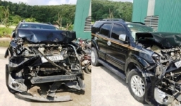 Nhóm thanh niên ẩu đả, hai xe sang bị phá nát vứt bên vệ đường