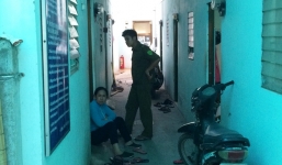 Nam công nhân đâm gục bạn nhậu tại phòng trọ ở Sài Gòn