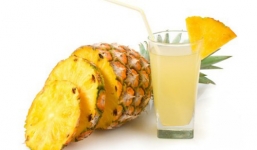 Cách làm sinh tố dứa ngọt mát hấp dẫn trong mùa hè nắng nóng