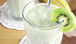 Cách làm sinh tố chuối kiwi mới lạ độc đáo nhất trong mùa hè