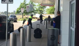 Nổ súng tại sân bay Mỹ