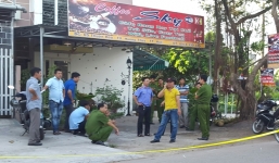 Nữ chủ quán cà phê bị một người Trung Quốc đâm trọng thương