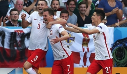 Lewandowski tịt ngòi, Ba Lan thắng sát nút Bắc Ailen