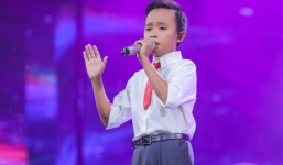 Cậu bé nghèo hát về mẹ khiến Văn Mai Hương nghẹn ngào