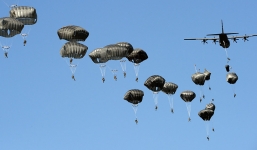 Cựu Thủ tướng Đức: NATO tập trận gần Nga là “sai lầm nghiêm trọng”