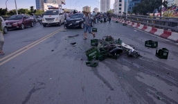 Hà Nội: Truy tìm tài xế ô tô gây tai nạn liên hoàn trên cầu vượt rồi bỏ trốn 