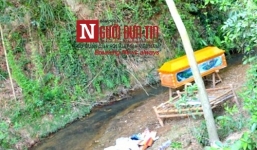 Người đàn ông chết trong tư thế treo cổ tại rừng keo