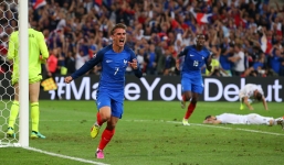 Griezmann và Payet đưa ĐT Pháp vào vòng 1/8 Euro 2016