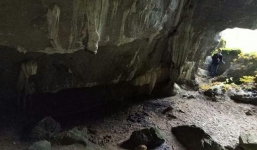 Cô gái bỏ nhà sống cùng người tình hơn mình 30 tuổi trên rừng