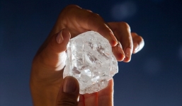 Viên kim cương lớn nhất thế kỷ được bán đấu giá