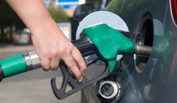 Nghệ An: Khách hàng đổ 500.000 đồng nhưng bình xăng vẫn như nguyên?