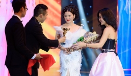 Lý Nhã Kỳ giành giải 'Trang phục đẹp nhất' với váy chim công