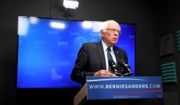 Sanders hứa giúp Clinton đánh Trump 'thảm bại'