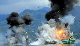 Trung Quốc - Indonesia khẩu chiến vụ bắn hỏng tàu cá ở Biển Đông