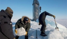 Video: Dùng xẻng giải cứu tàu ngầm kẹt trong băng