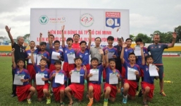 Chuyên gia Lyon tuyển chọn xong nhân tài nhí cho bóng đá TP.HCM