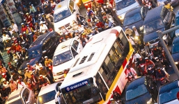 Làm gì khi bị tắc đường, kẹt xe