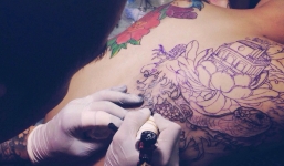 Săn tìm 'Nữ hoàng xăm mình' tại Hà Nội