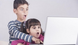 Nhà trường giao nhầm đĩa DVD chứa 'phim người lớn' cho 90 học sinh