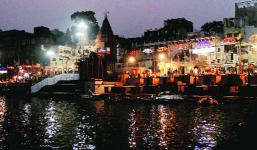 Nam thanh niên thiệt mạng trên sông Hằng do cố chụp hình tự sướng