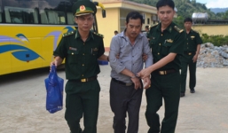 Bắt đối tượng vận chuyển 4 bánh heroin từ Lào về Việt Nam