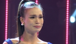 Thí sinh dân tộc khóc nức nở khi bị chất vấn trong Hoa hậu Việt Nam 2016