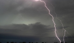 Yên Bái: Thiếu niên 16 tuổi bị sét đánh khi ở trong nhà