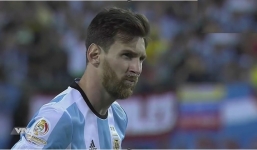 Video: Messi sút pen vọt xà trong loạt đá luân lưu với Chile