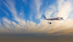 Máy bay rơi tự do 4.000m trên biển Đông