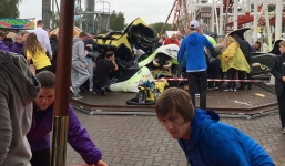 Tàu lượn trật đường ray lao thẳng xuống đất