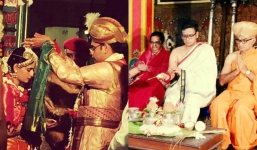 Đám cưới hoàng gia của đôi thanh mai trúc mã tại Ấn Độ