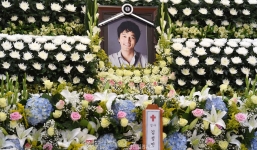 Người thân đau buồn tiễn đưa tài tử 'Tối nay ăn gì'