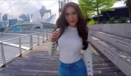 Mặc dư luận khen chê, Ngọc Trinh tung MV Đêm hội chân dài